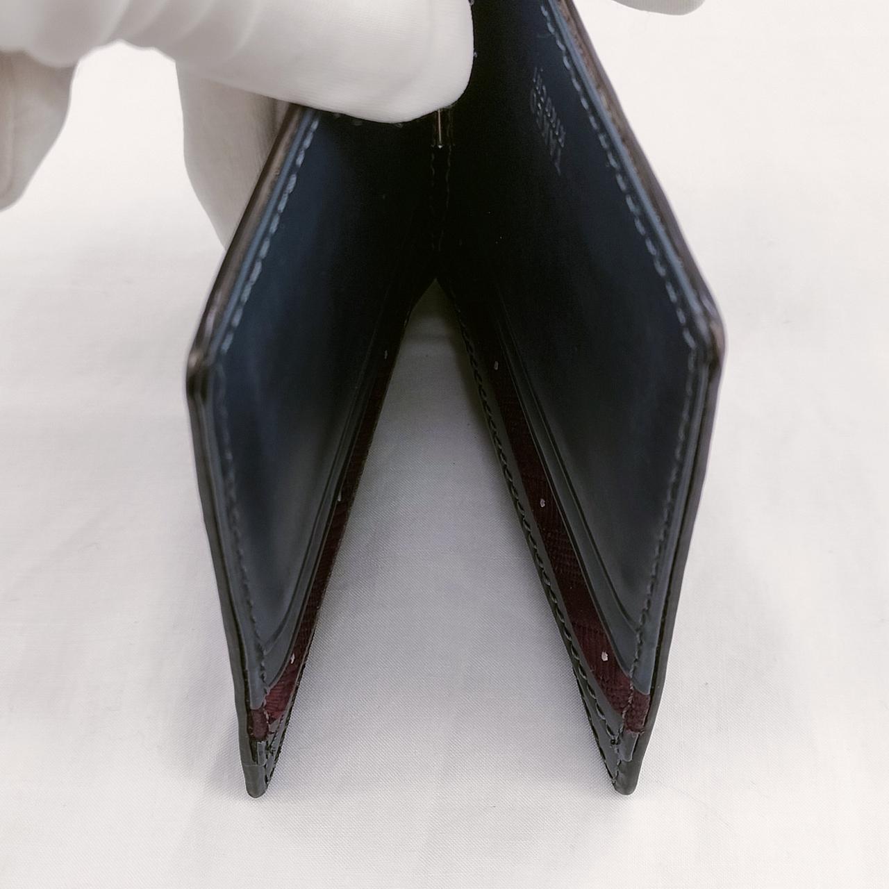 角擦れが有ります。