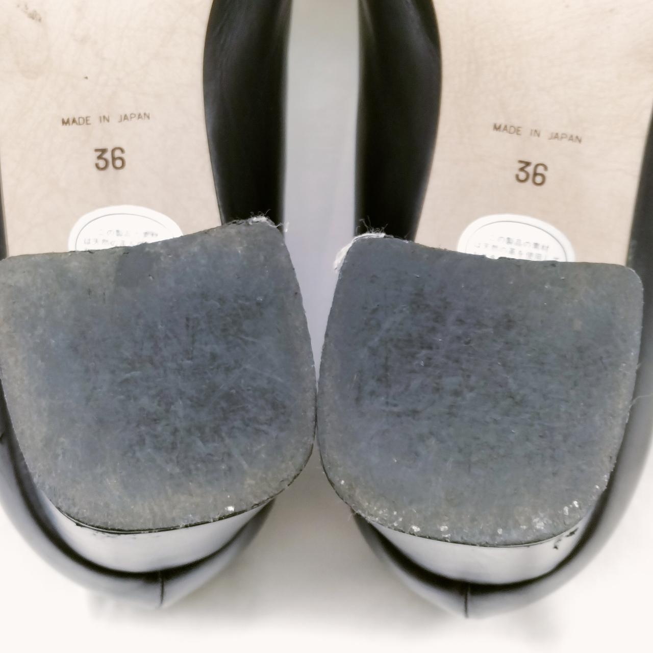 ソールのキズ.擦れ等が有ります。