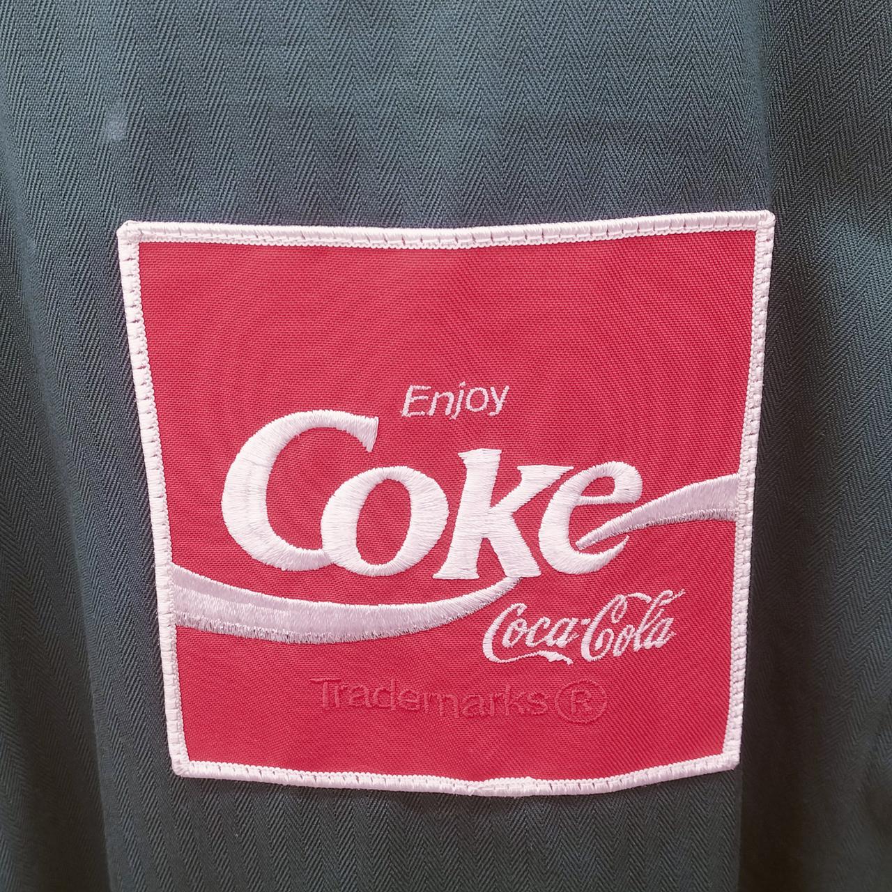 裏面にもCoca-Colaのワッペン付き