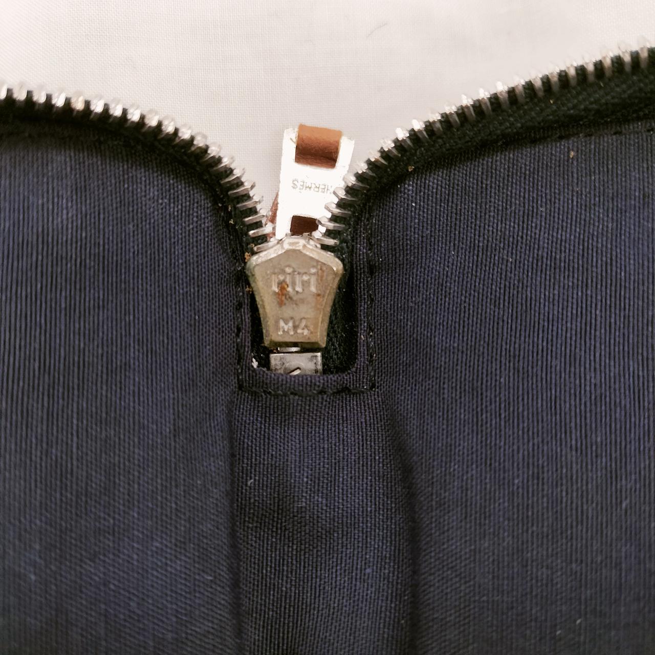 内側からのファスナー状態