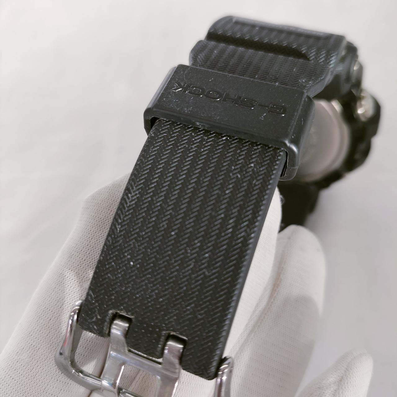 ベルト部分に白っぽい汚れ有ります