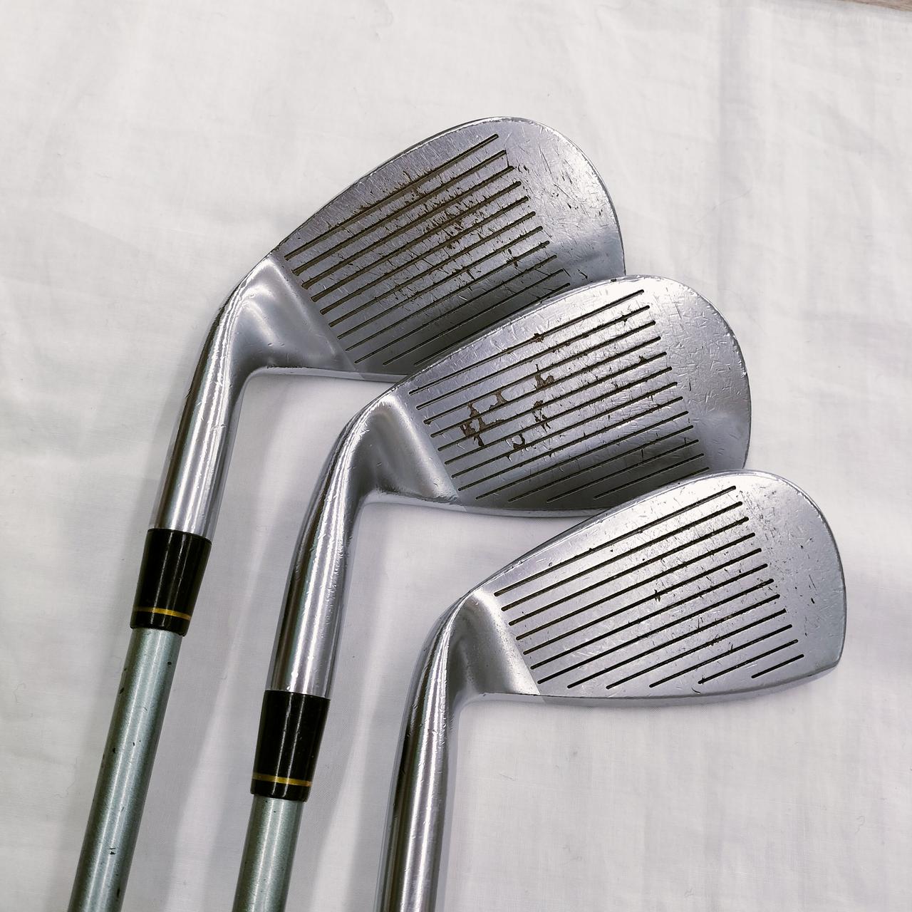 ⑧、⑪、S、フェースの傷が強いです