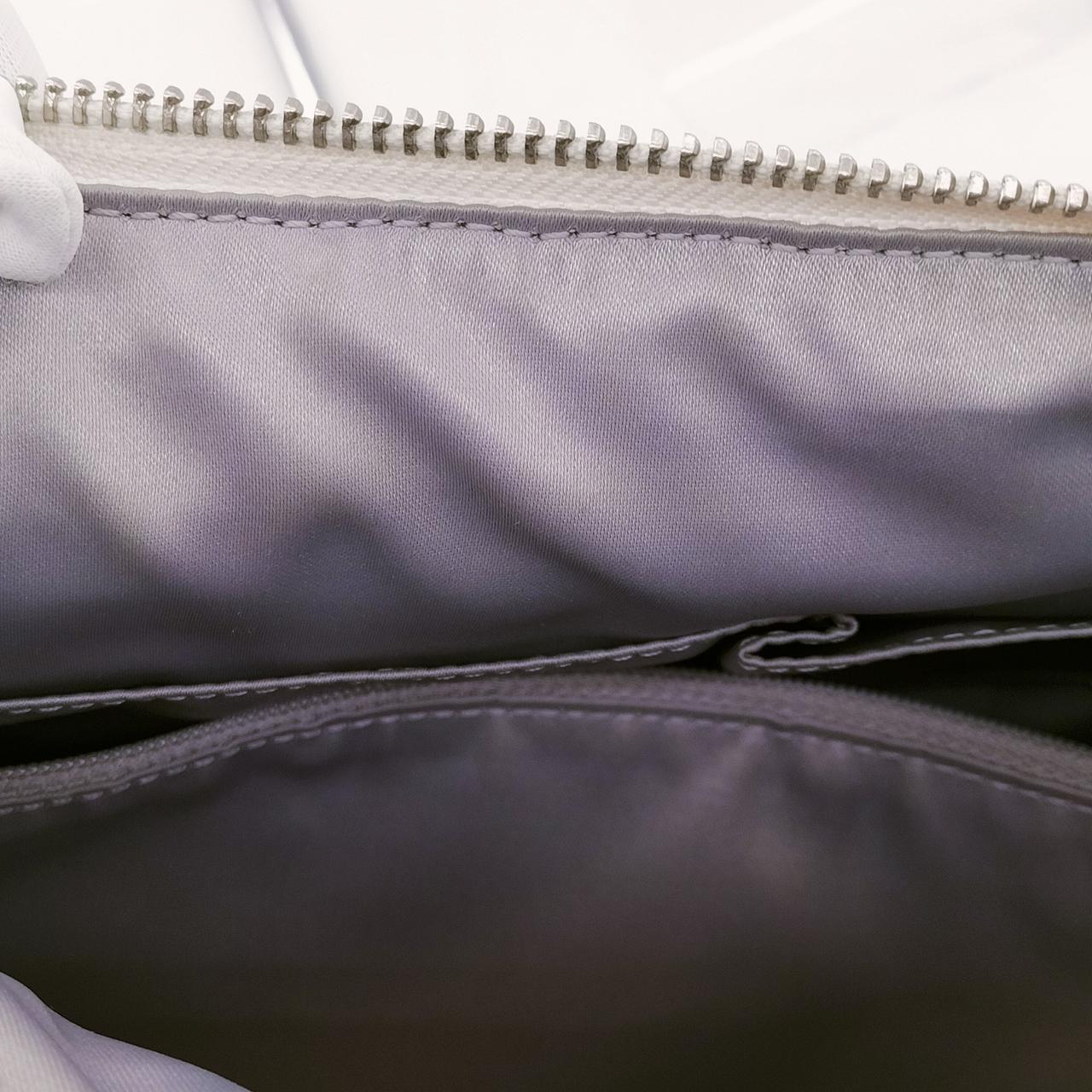 内側→縁取り部分染み、汚れが有ります。