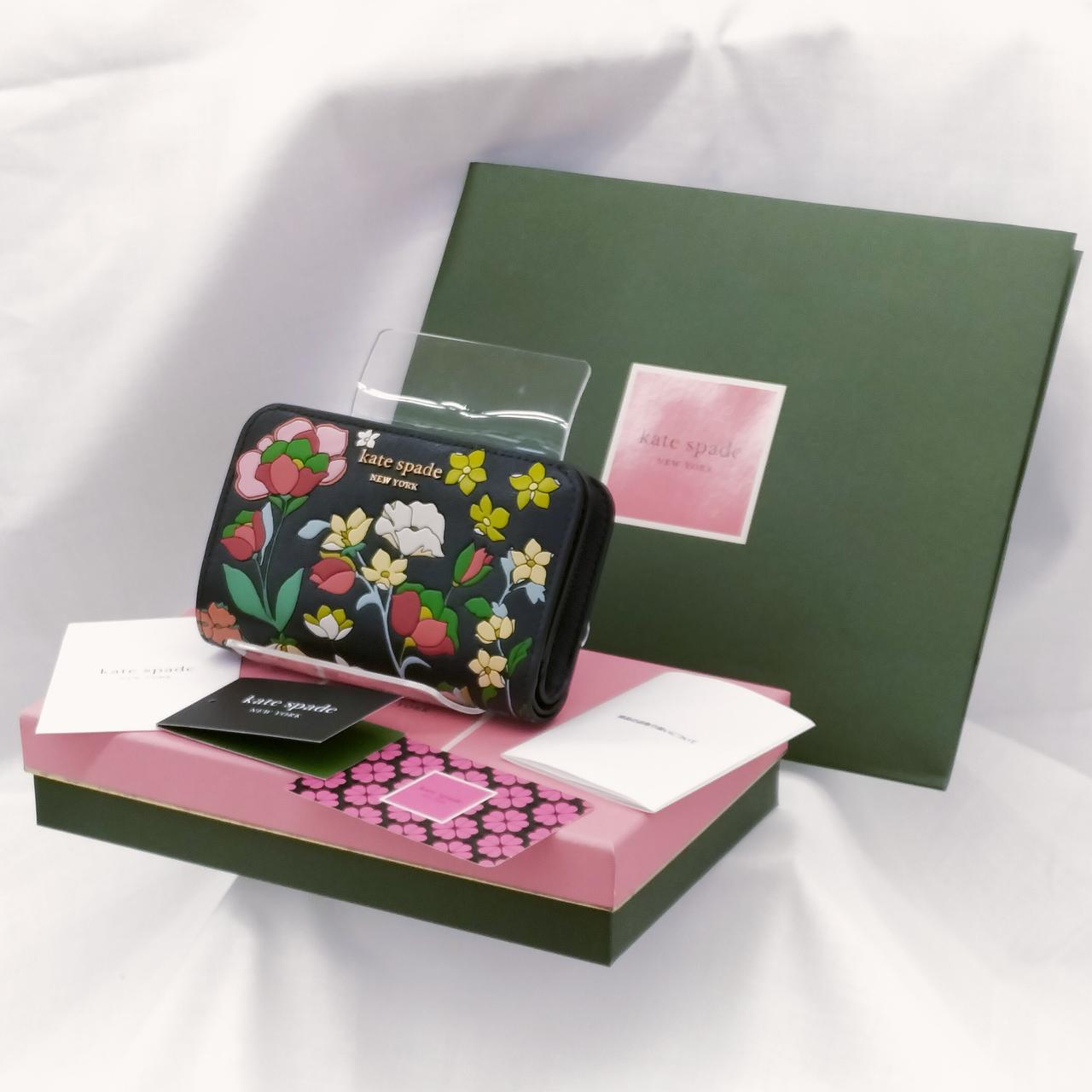 KATE SPADE|モーガン フラワー ベッド エンボス コンパクト ウォレット