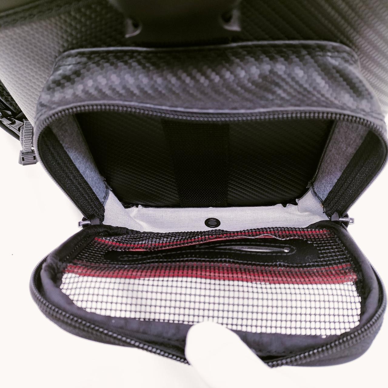 左側面ポケット