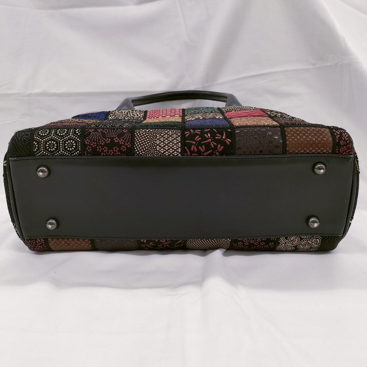 金具色剝げ、角擦れがあります