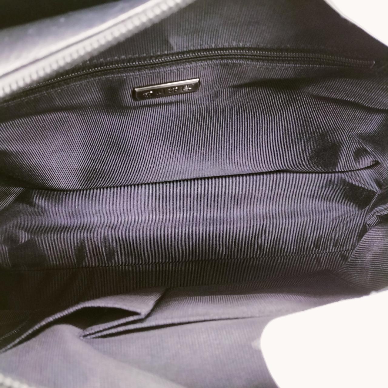 ポケットが大小で計3つございます