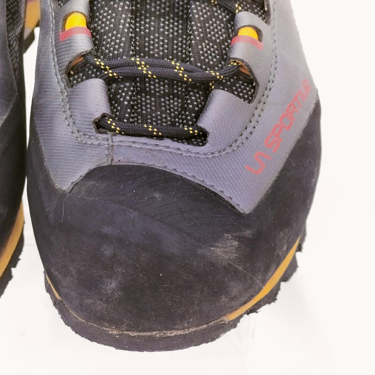 キズ等が有ります。