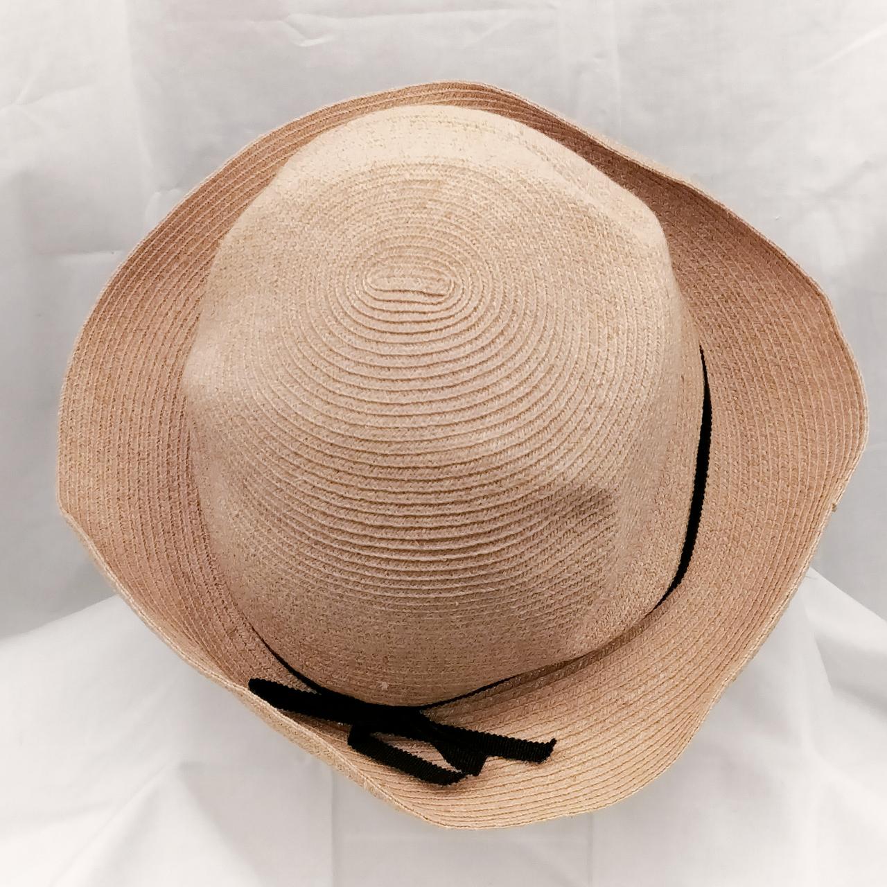 MATURE HA 
BOXED HAT