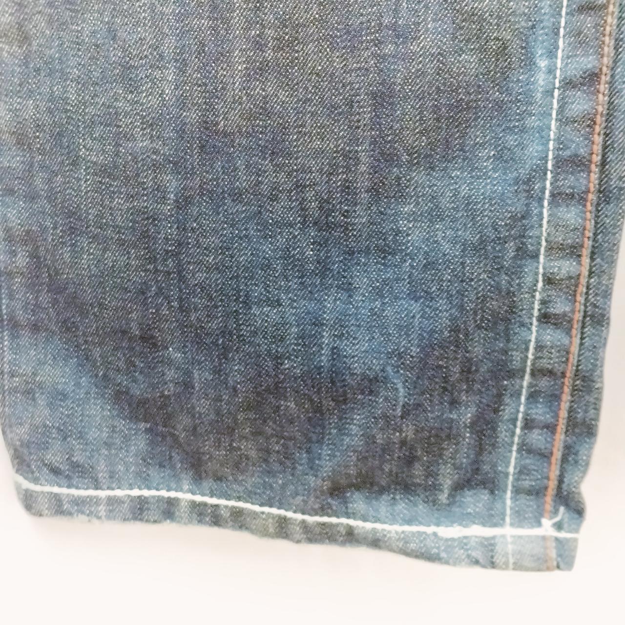 裾部分ホツレが有ります。