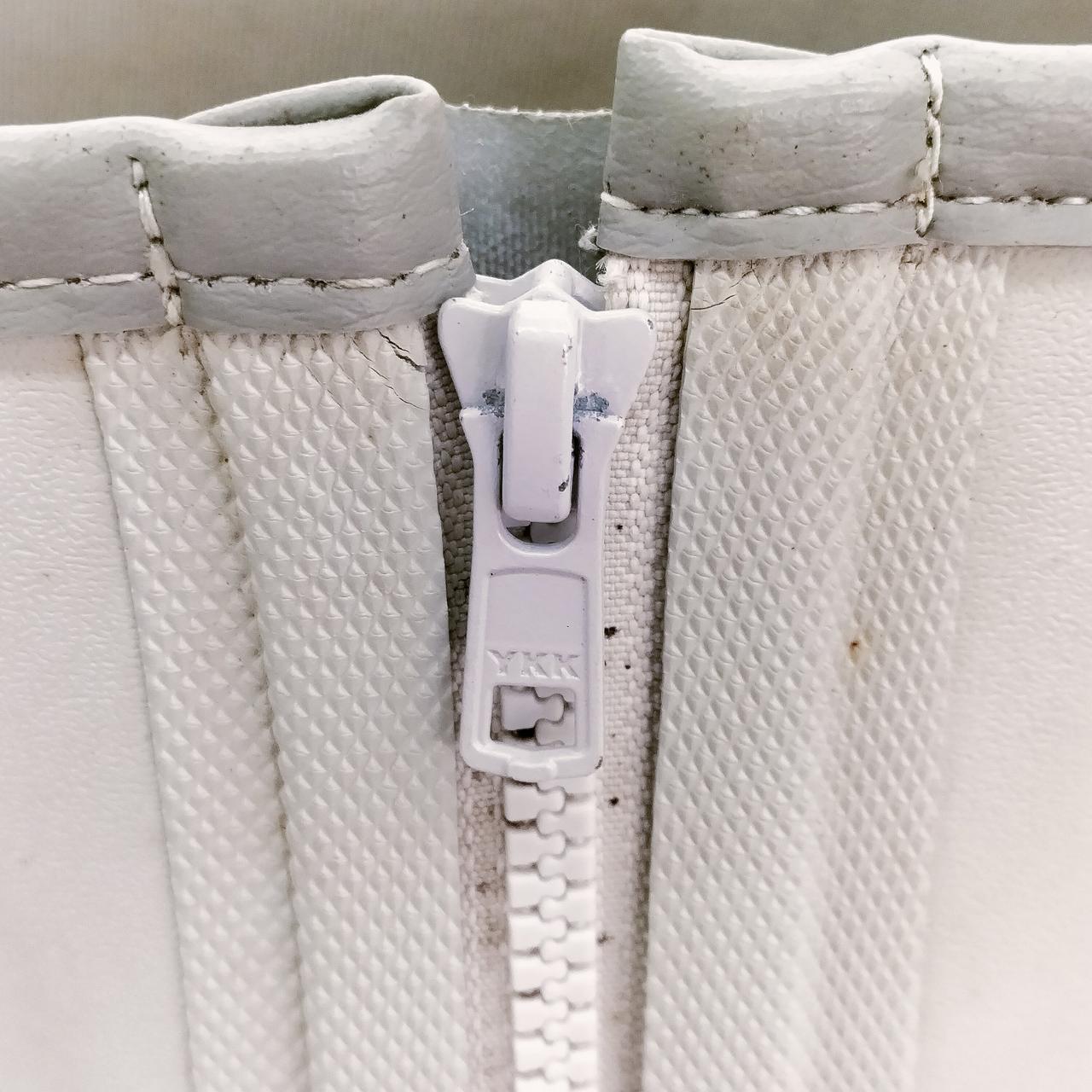 ジッパー部分→使用感有ります。