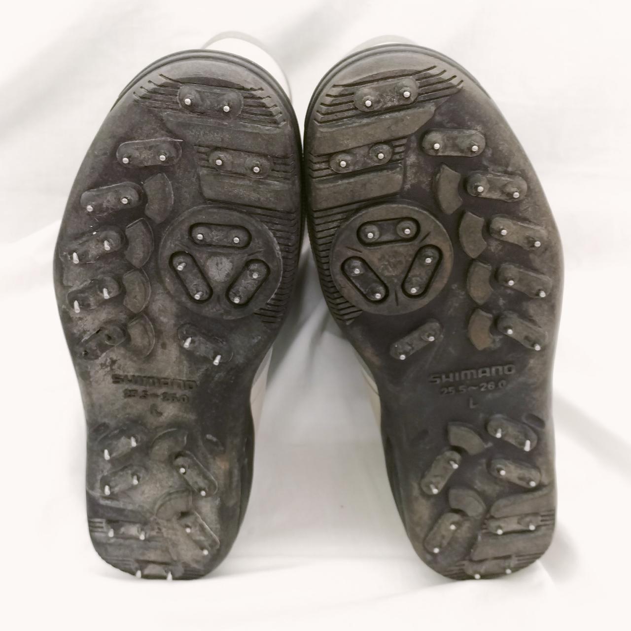 右足→底面スパイクピン2個欠品