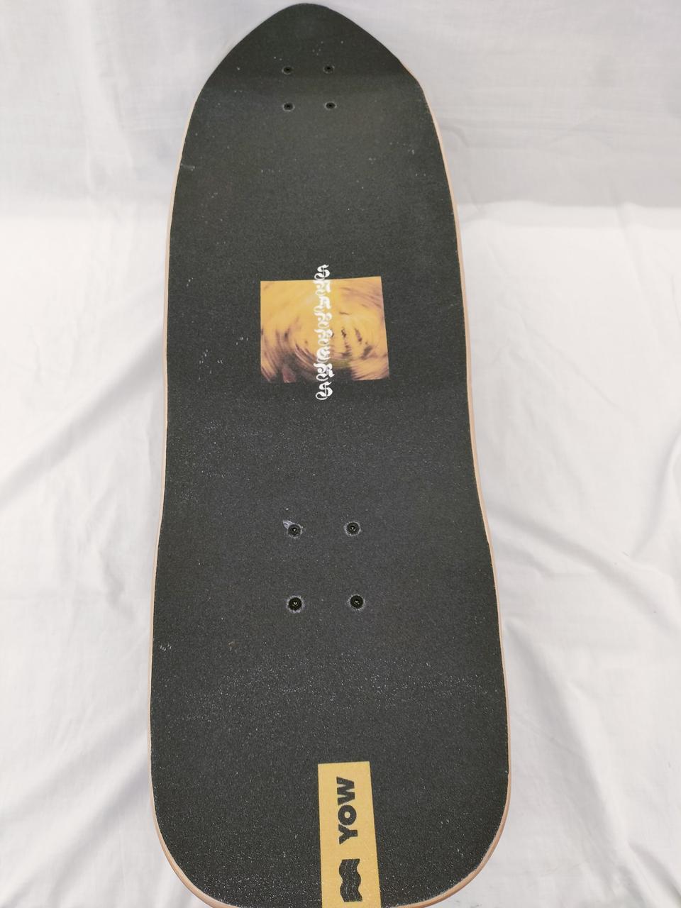 上面。デッキ長さ、81.5cm