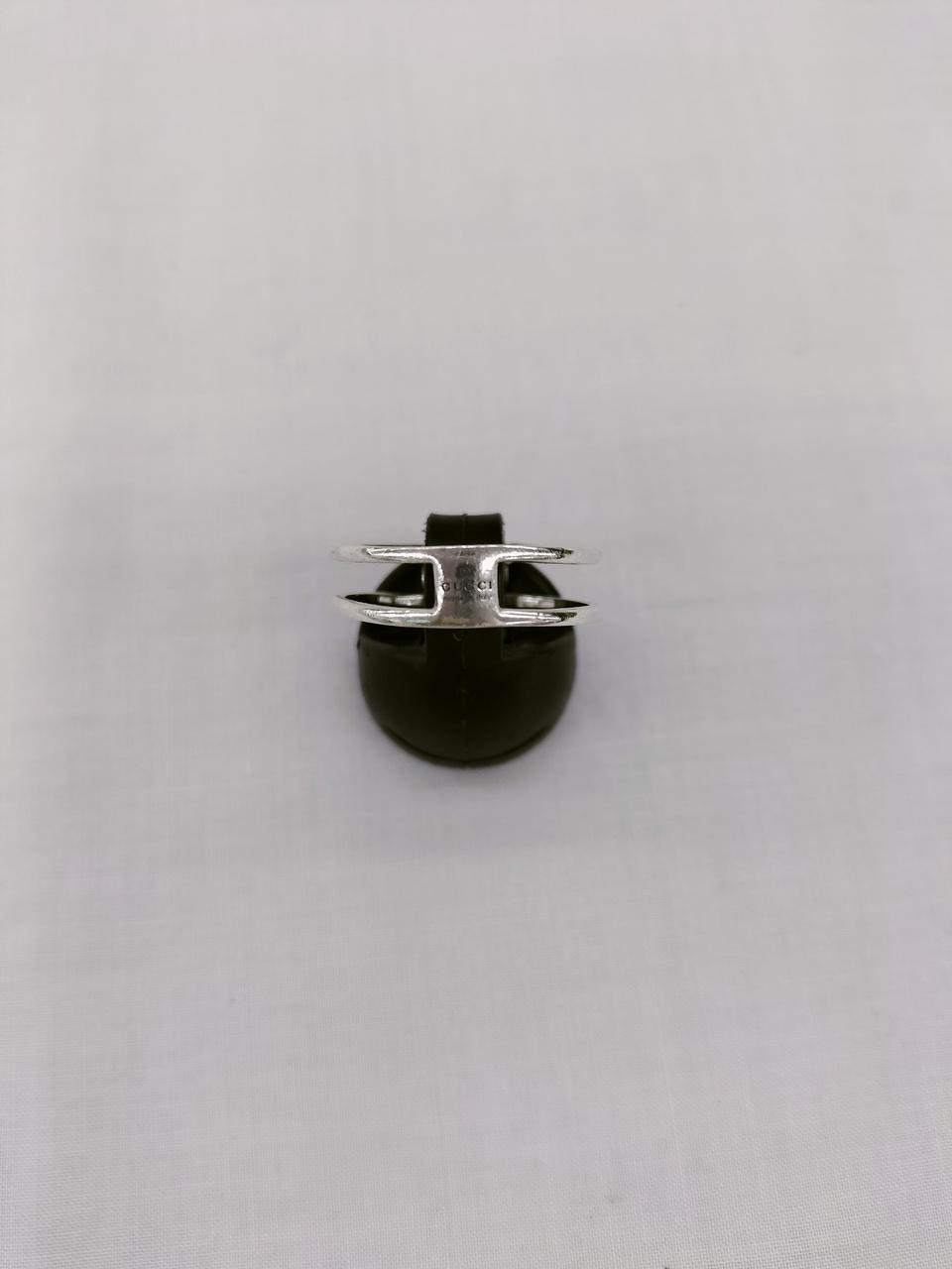 背面です