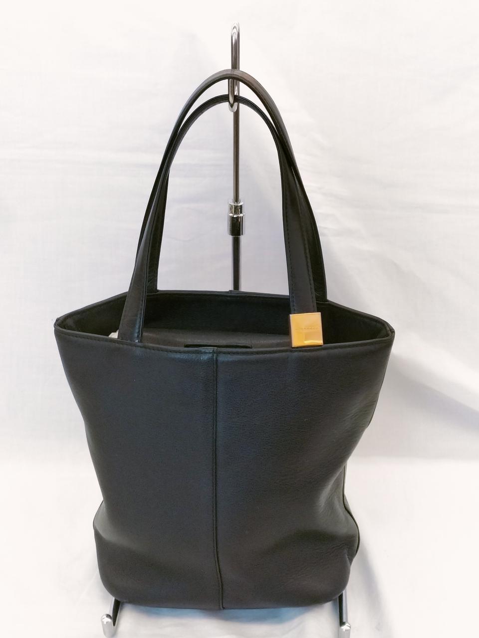 BURBERRY　レザートートバッグ
