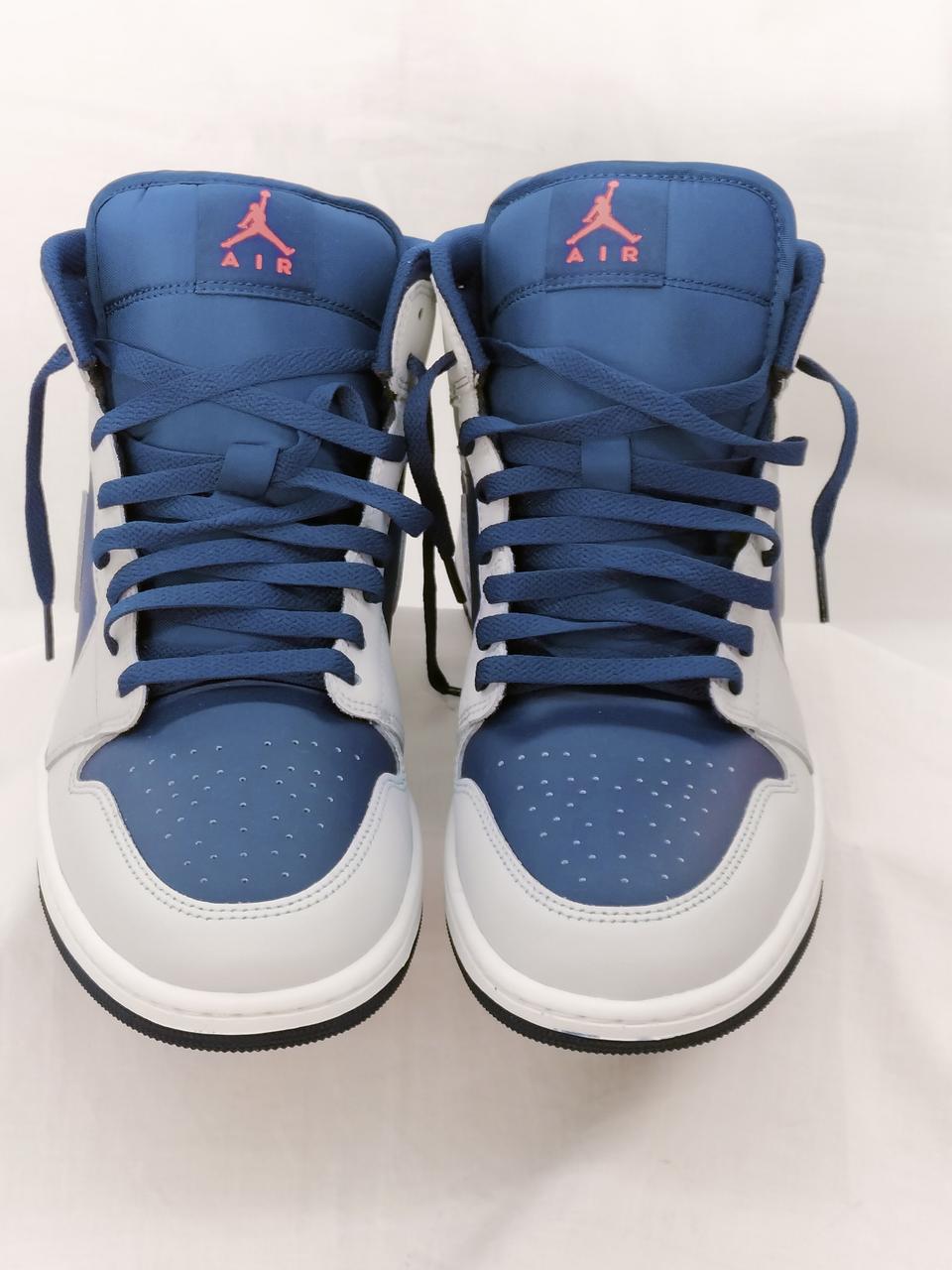 NIKE　AIRJordan
1 Mid