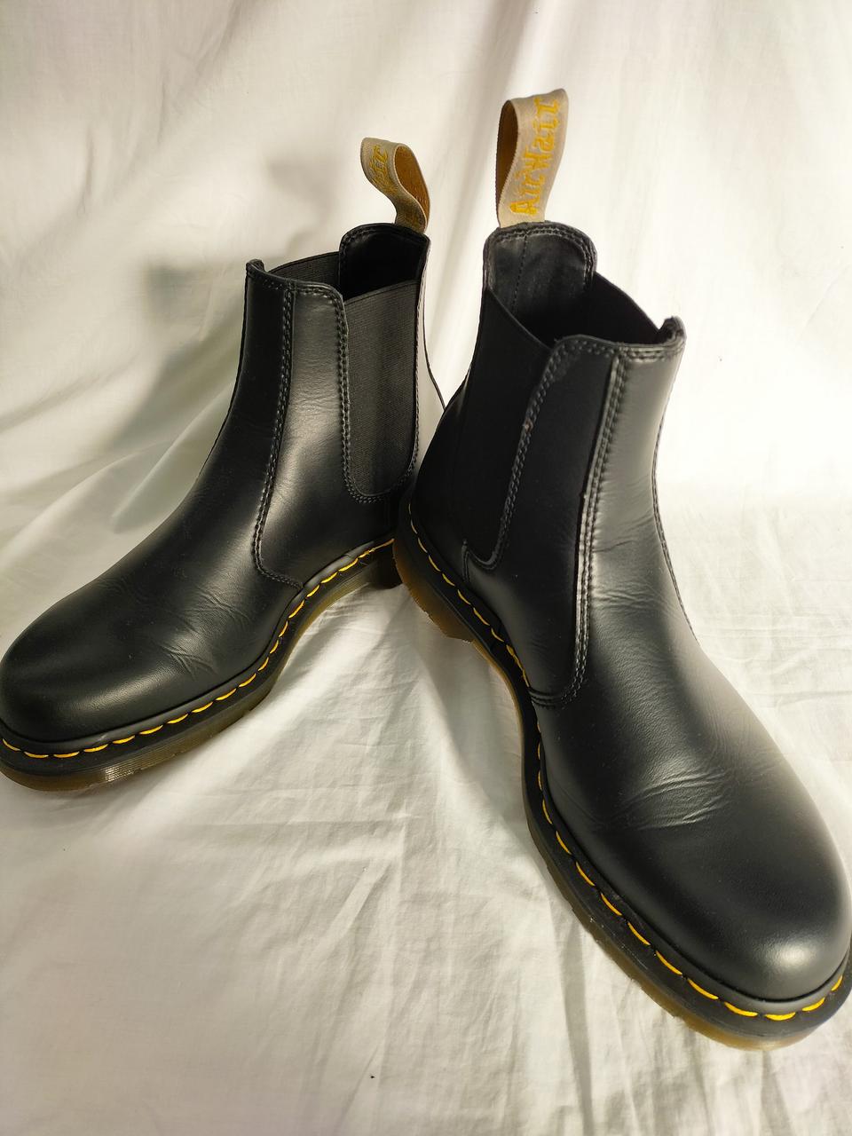 DR.MARTENS
チェルシーブーツ