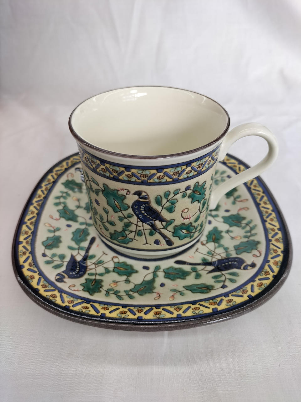 出婁汰 DERUTA
表面