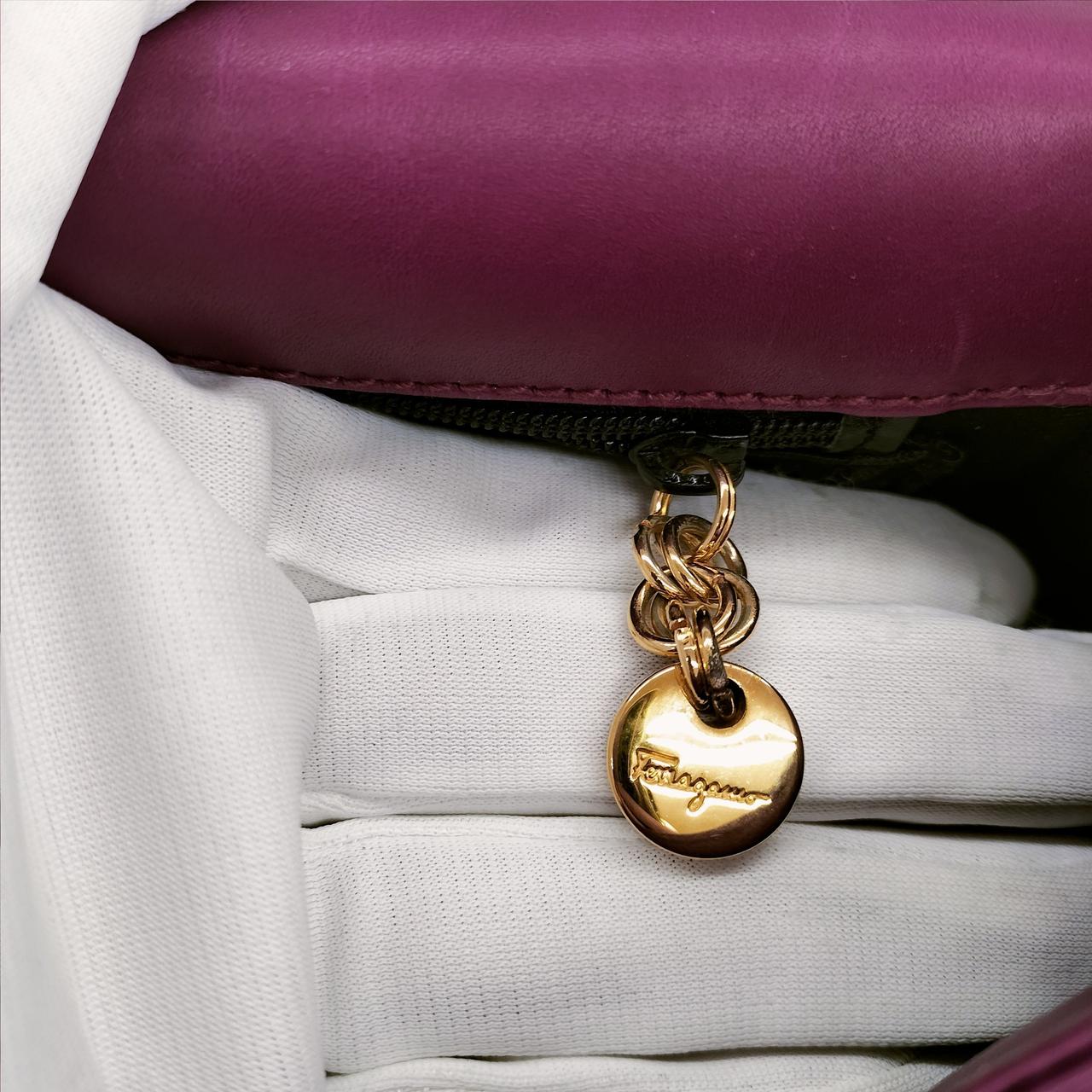 ファスナーポケットのジッパー