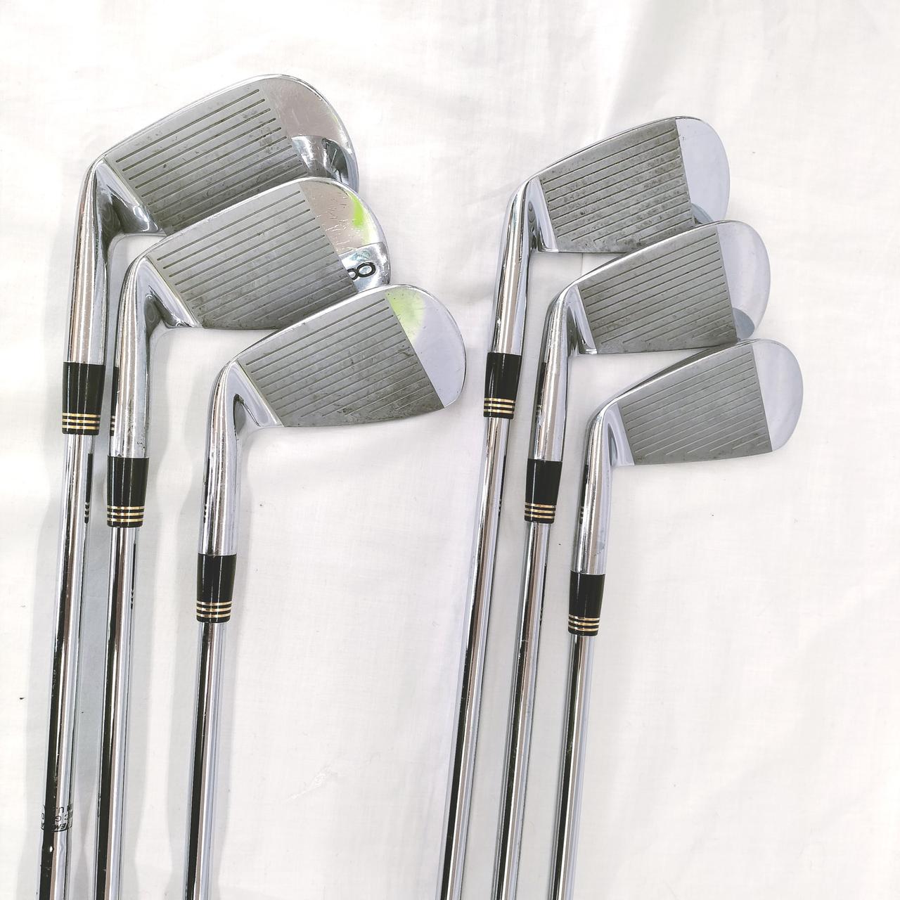 裏面です。使用に伴う擦れが有ります