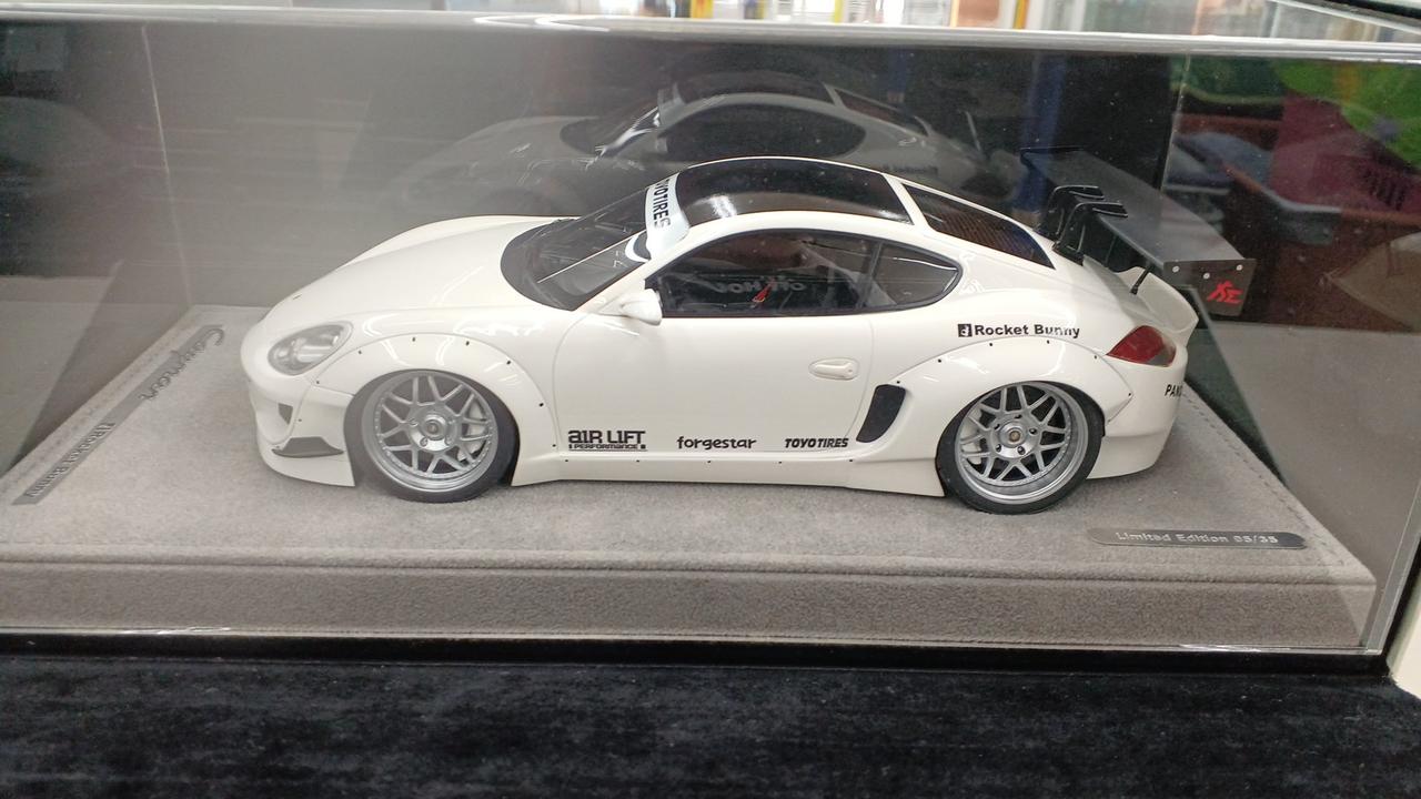 PORSCHE CAYMAN 1/18