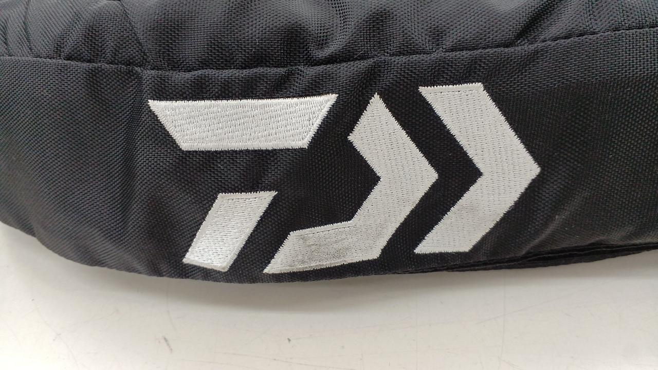 ロゴに汚れがあります