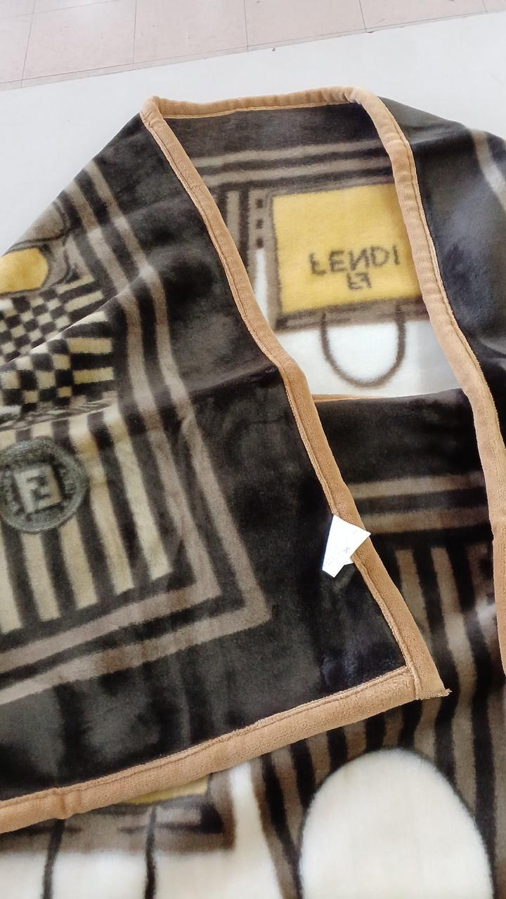 FENDI ハーフ毛布 FENDI|ハーフ毛布|HARDOFFオフモール（オフモ）|2031340000028487