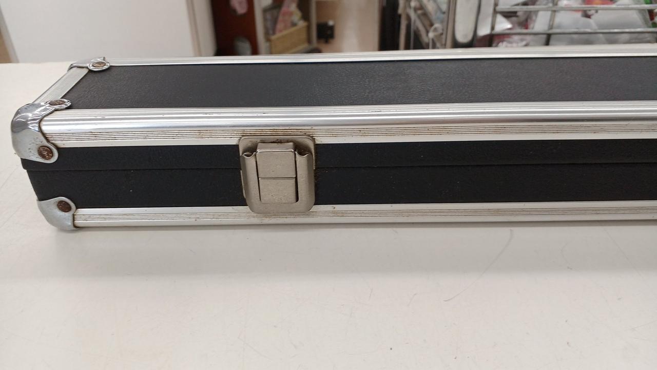 ケース金具にサビあります