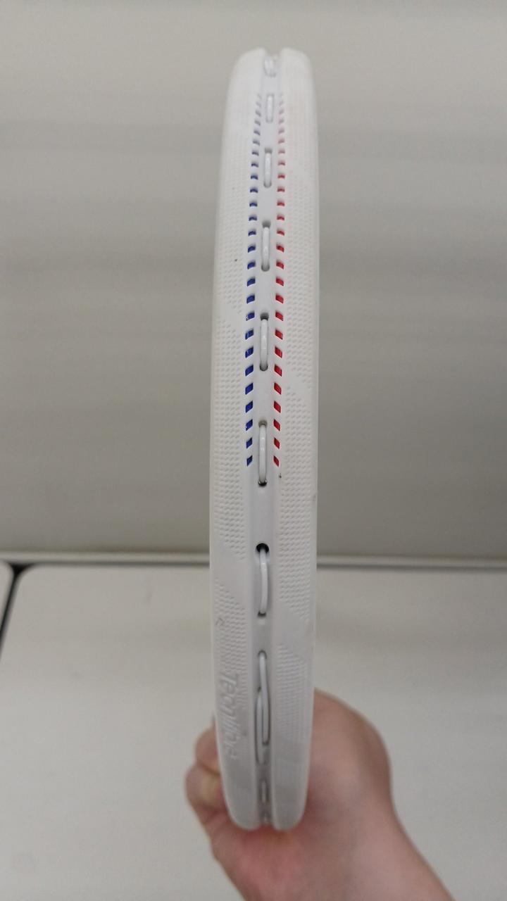 キズがあります。