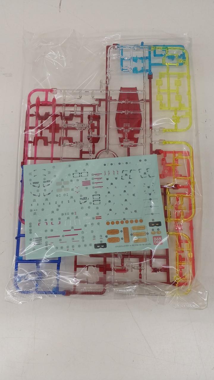 パーツ全て未組立品になります。