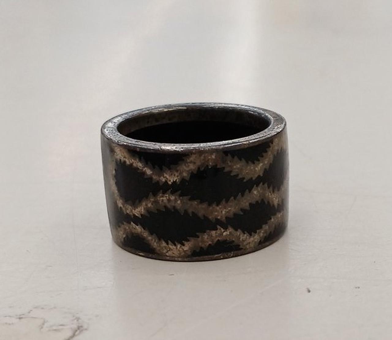 Buyee】 ファッション Vivienne スクイグルリング ブラック×シルバー