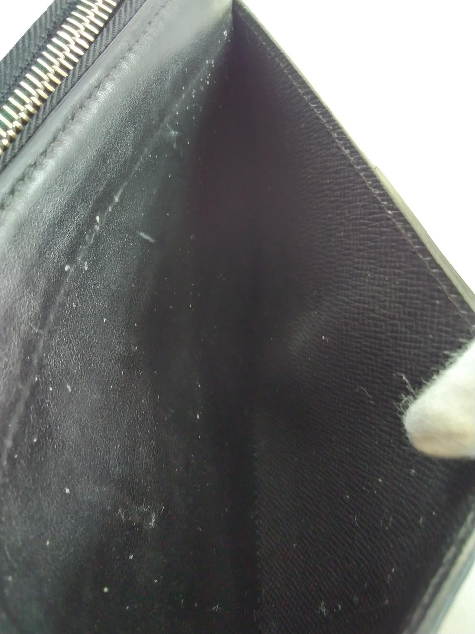 正面ポケットの中