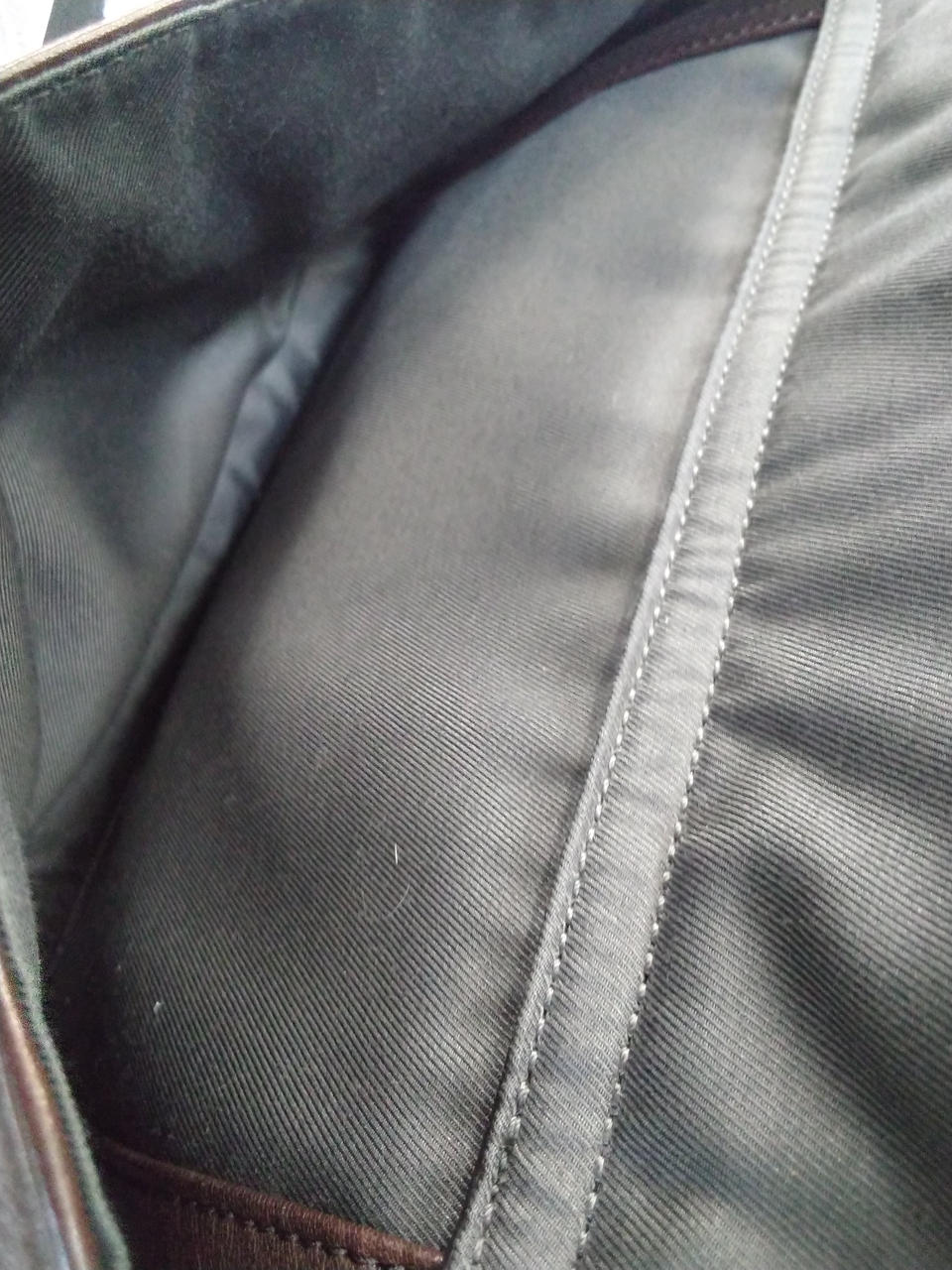 正面のポケットの中