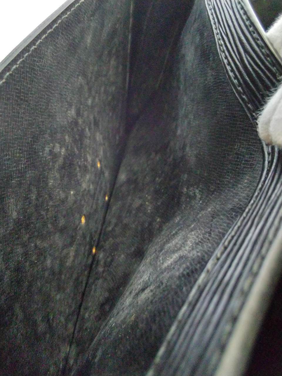 前側ポケットの中