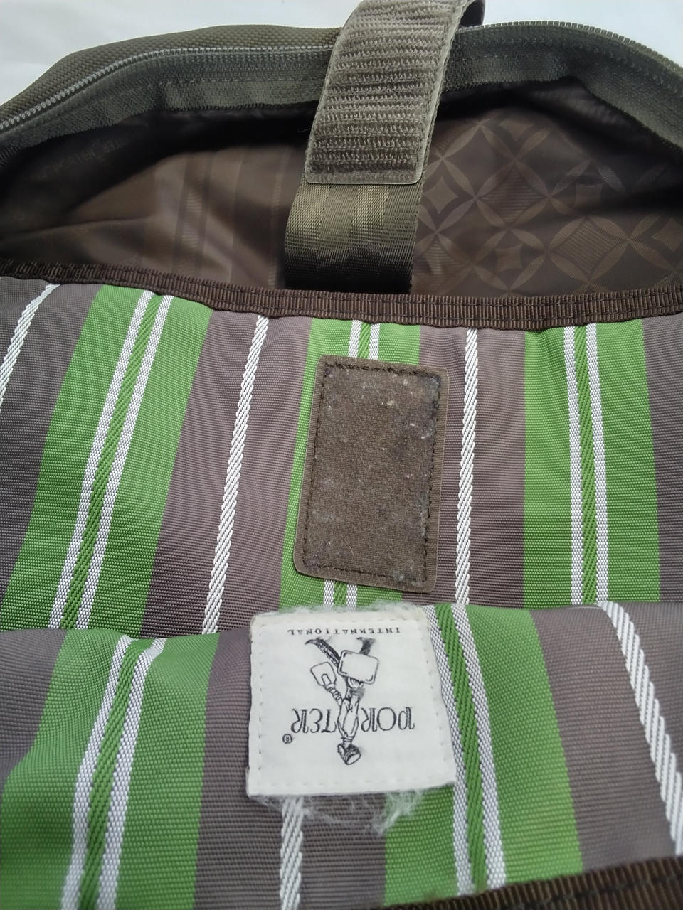 マジックテープは付着物が有り