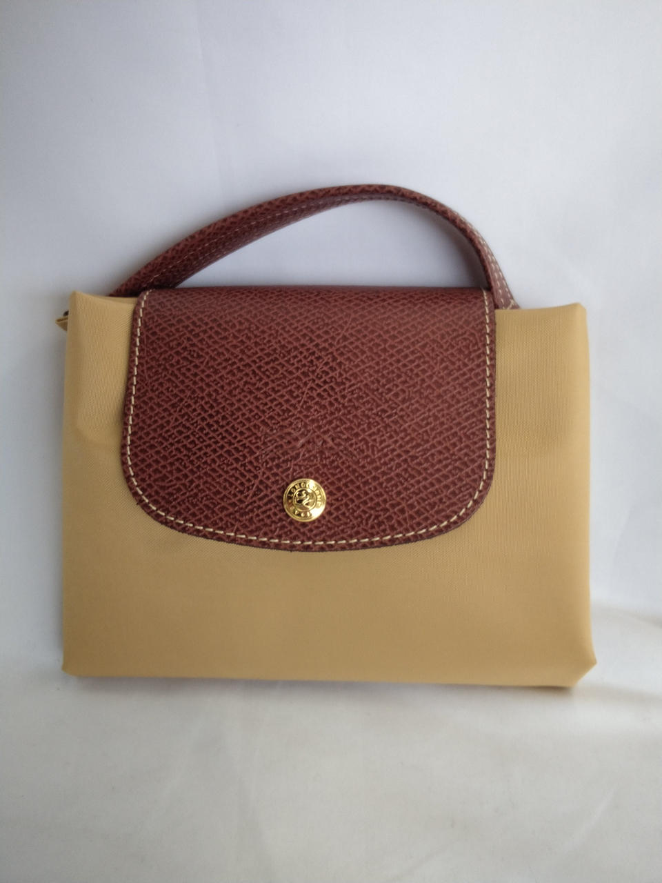 折り畳んで横約19cm縦約19cm