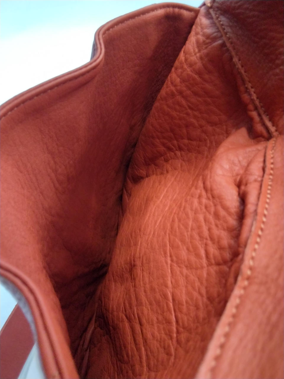 正面ポケットの中