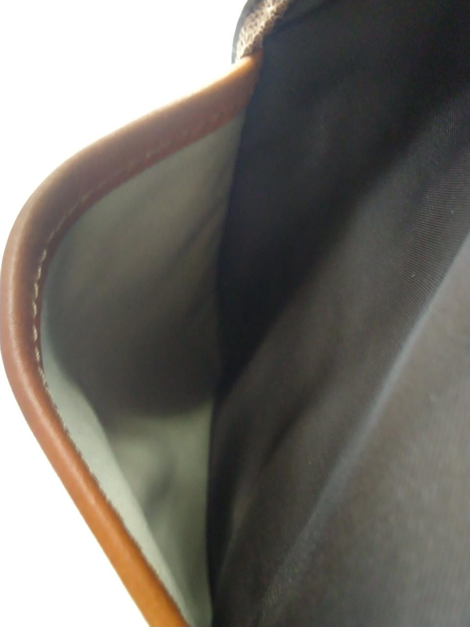 正面ポケットの中