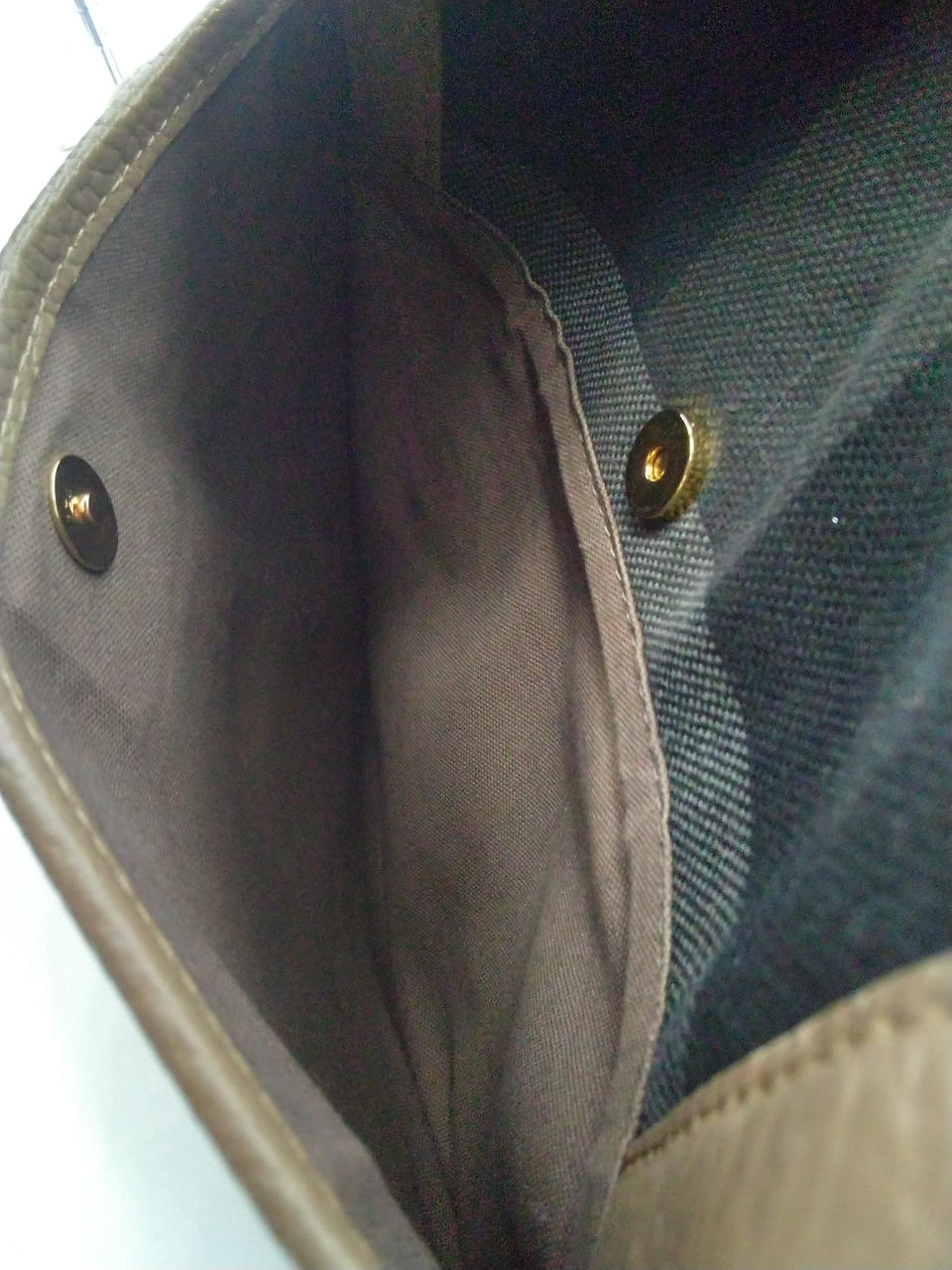 後ろ面ポケットの中