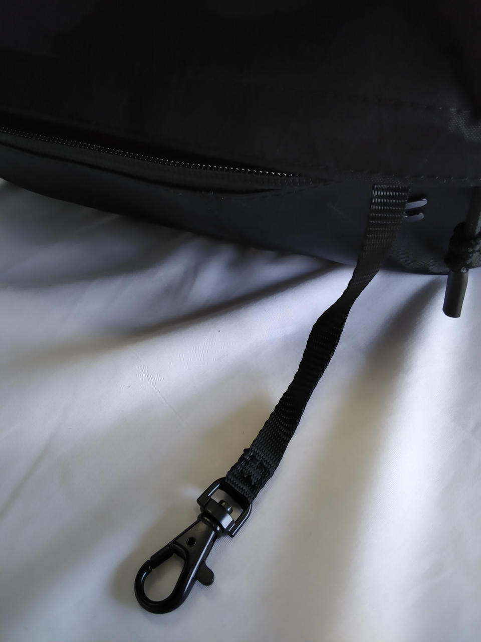 ファスナーポケットの中