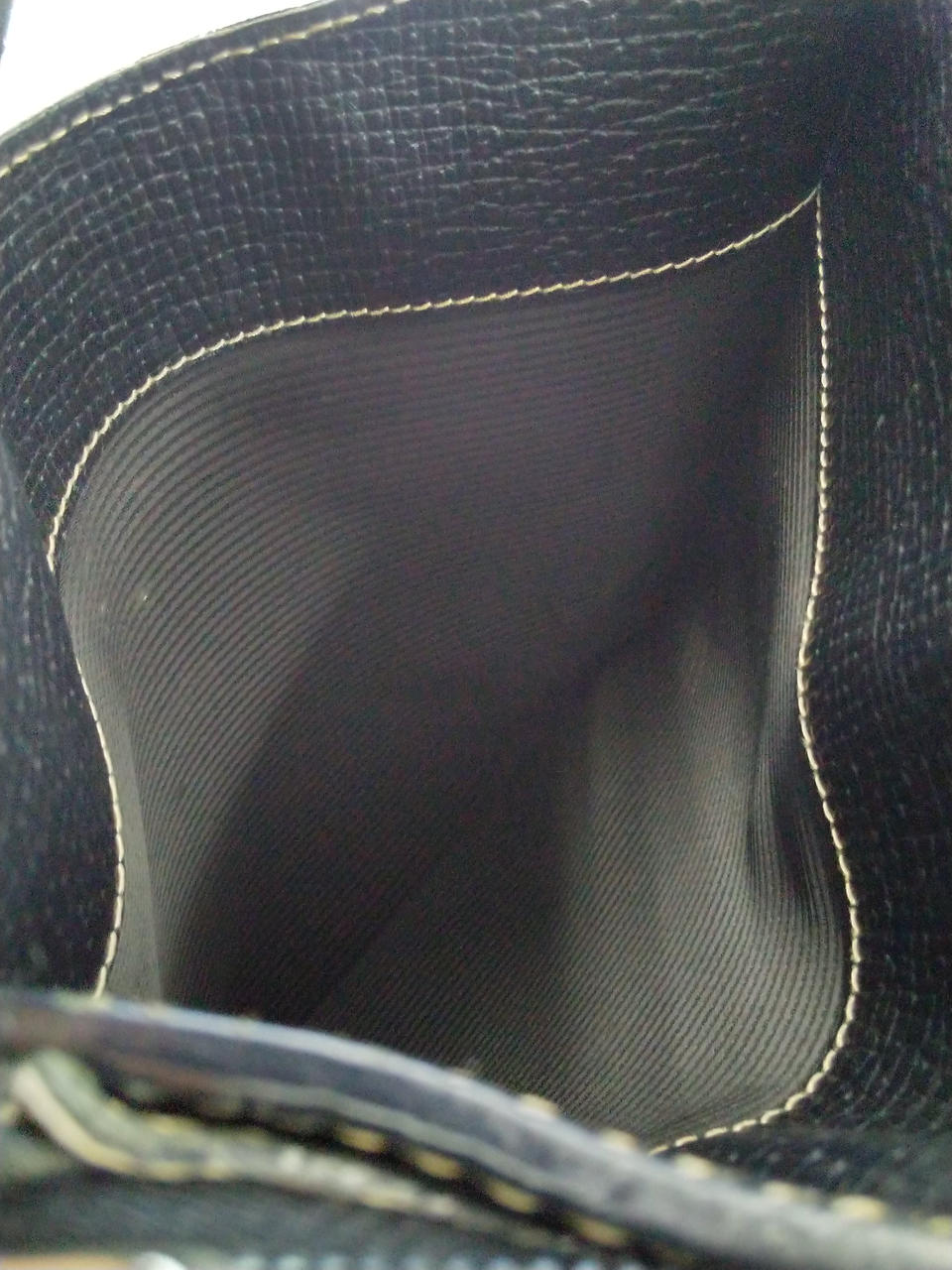 正面ポケットの中