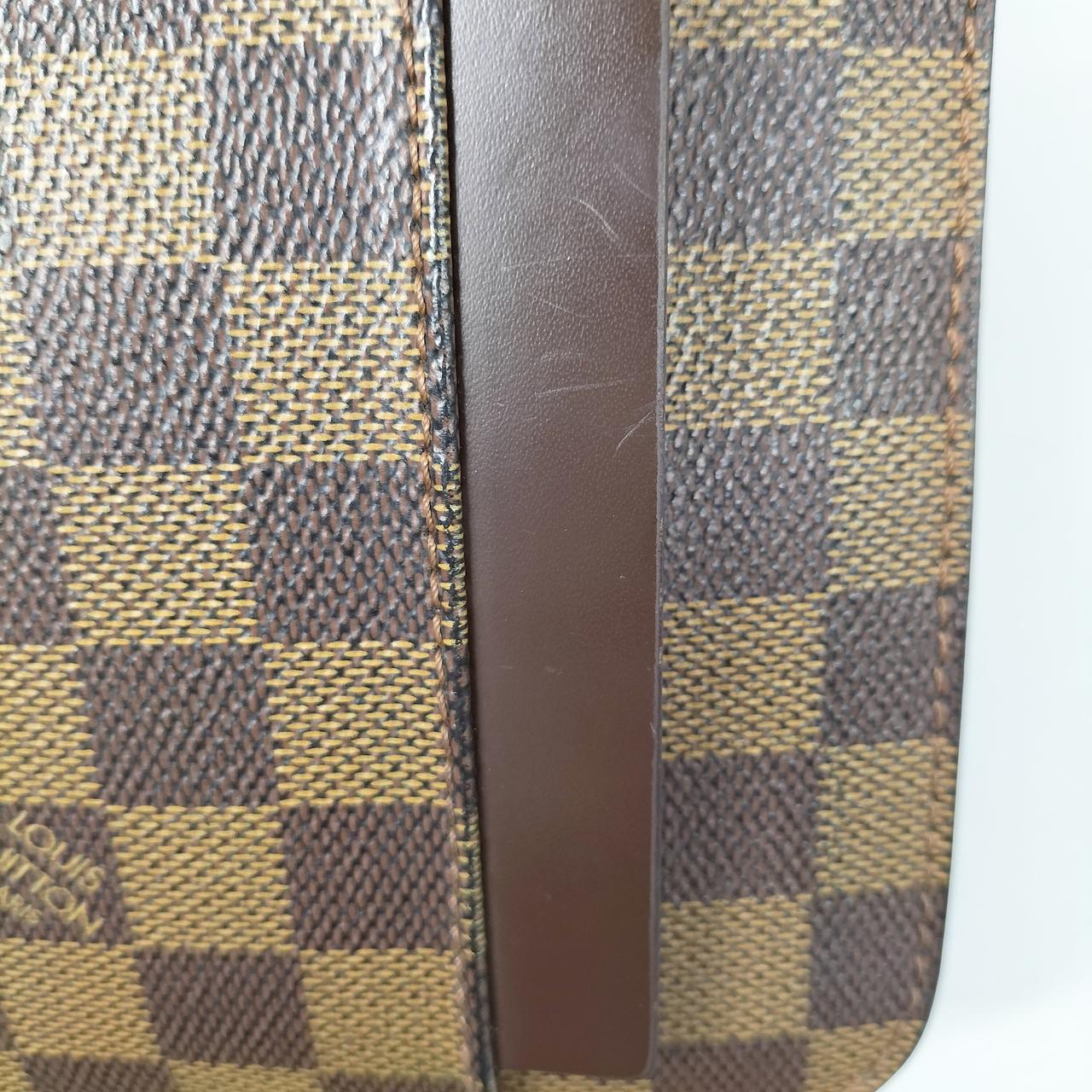 外ポケット部分少々キズ有り