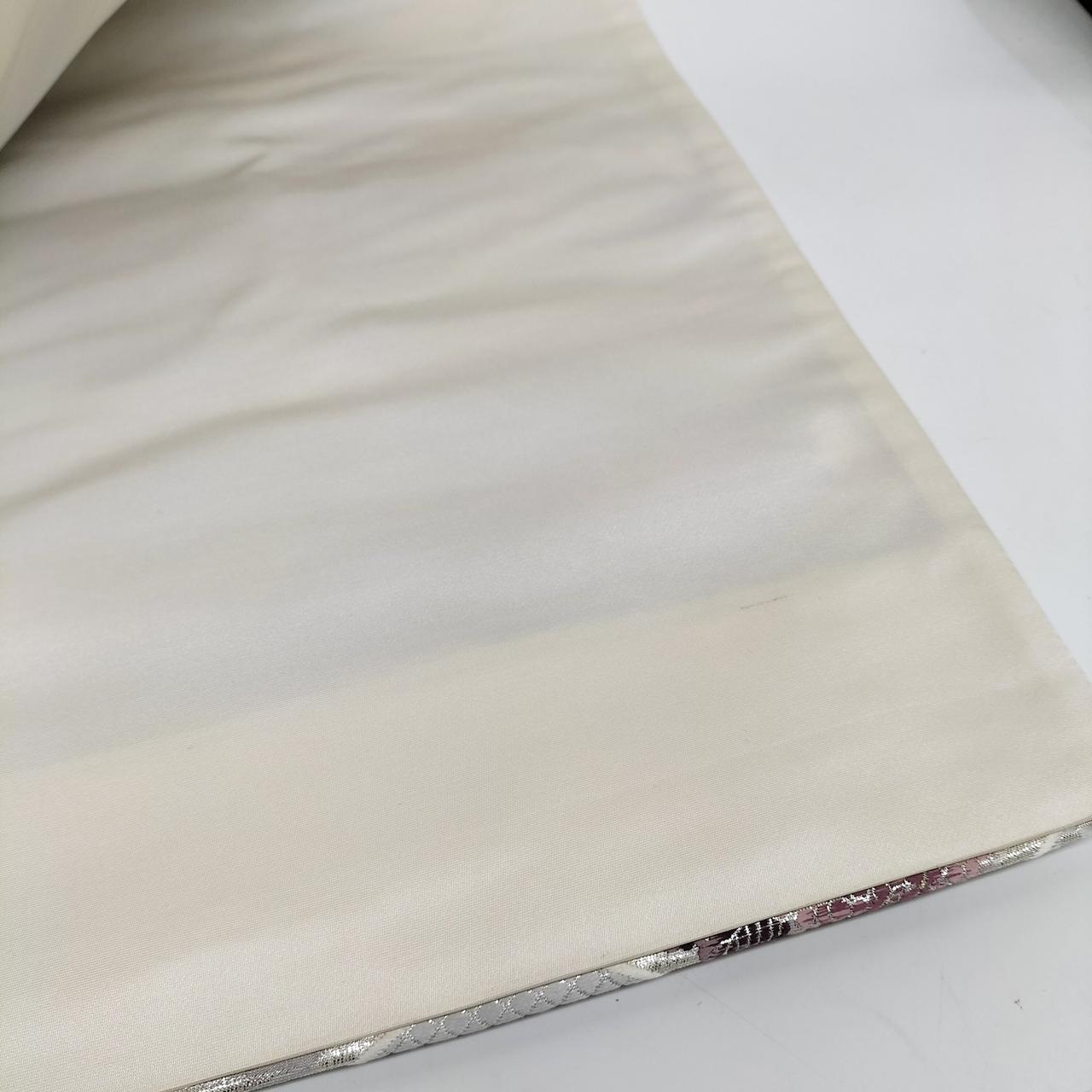 1センチほどの薄っすらとした線有り