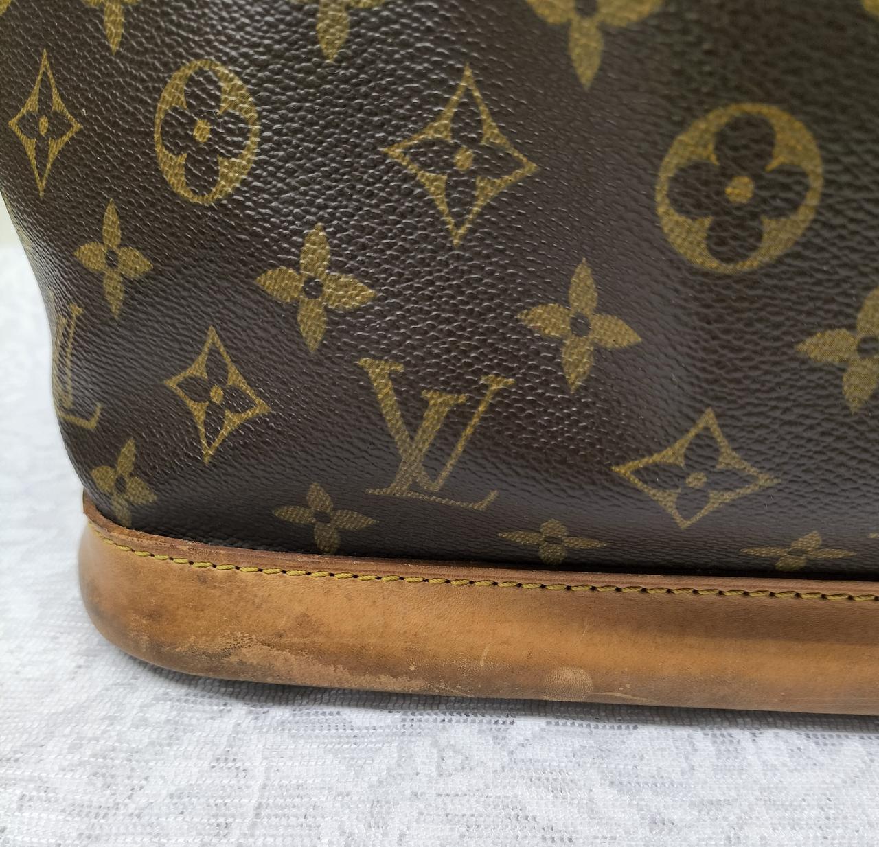 角スレ変色あり