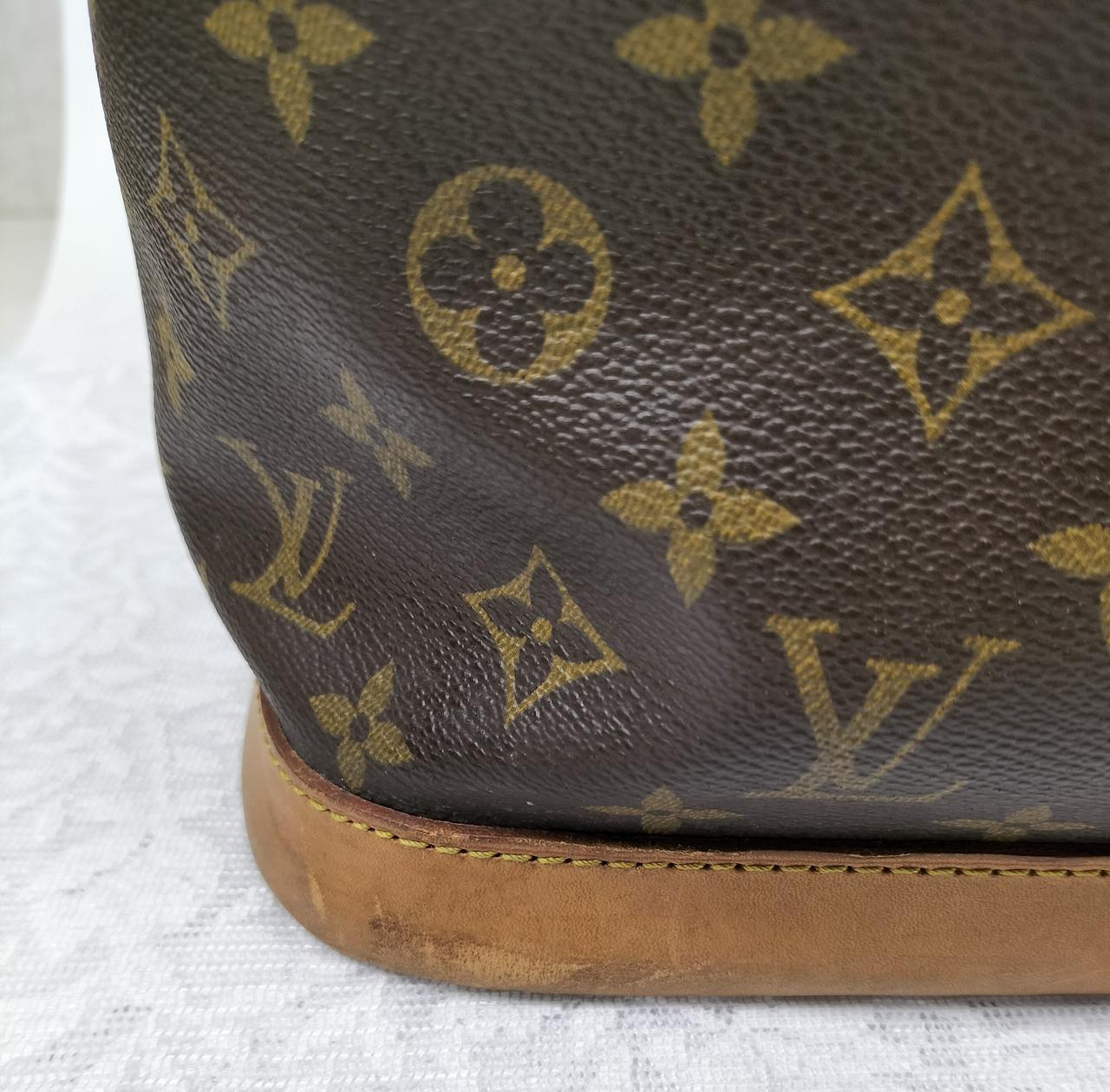 角スレ変色あり