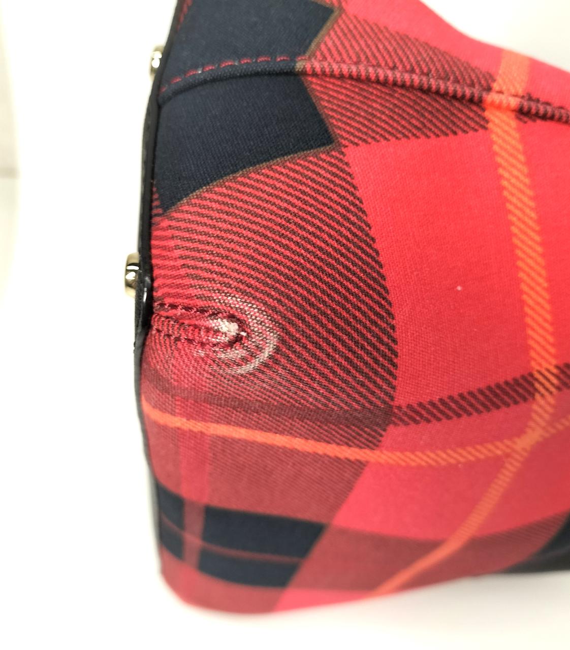 角スレ　背面左側