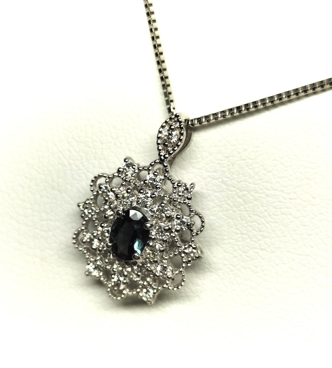 世界三大宝石　アレキサンドライト