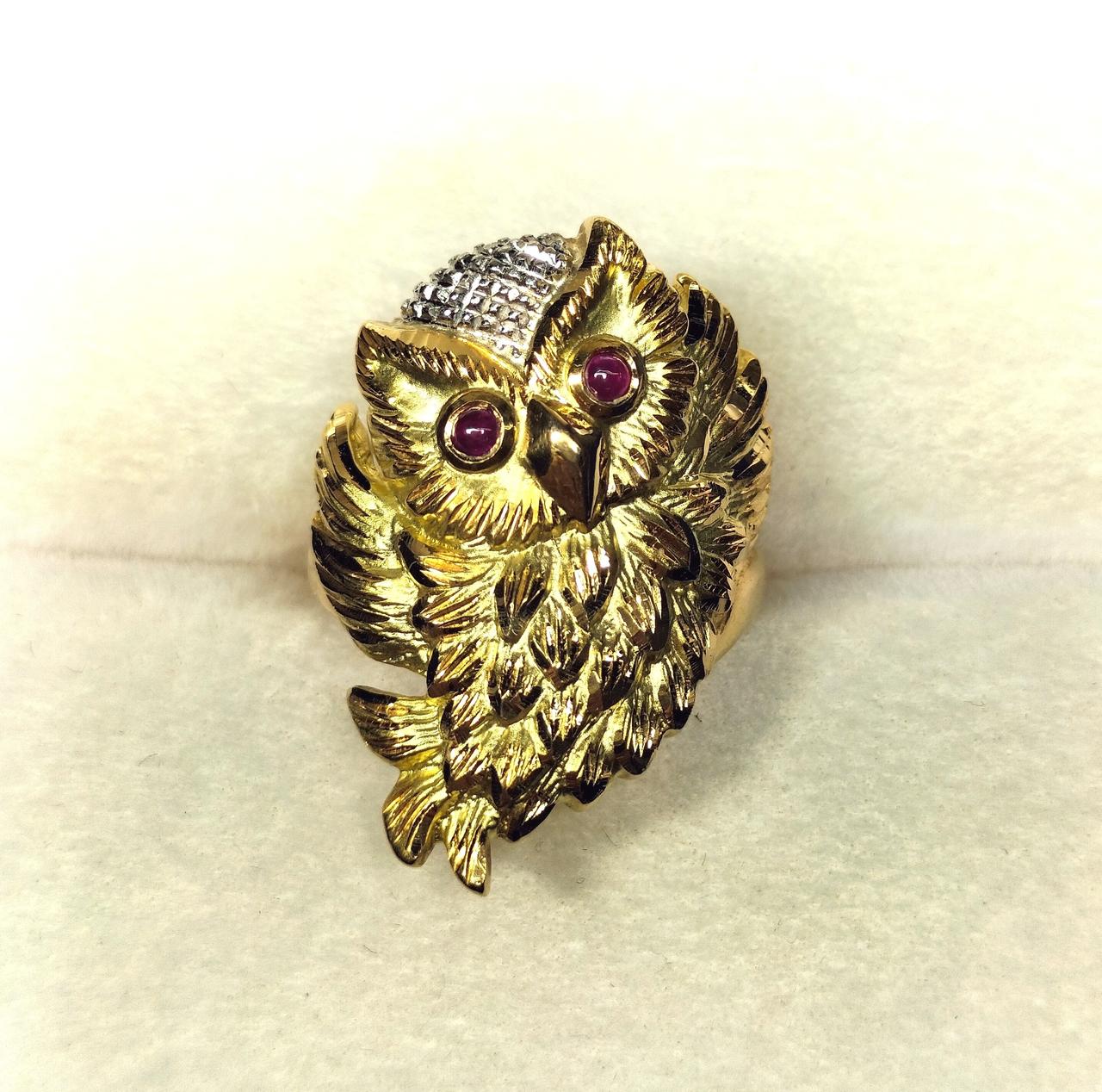 縁起の良いふくろうモチーフ