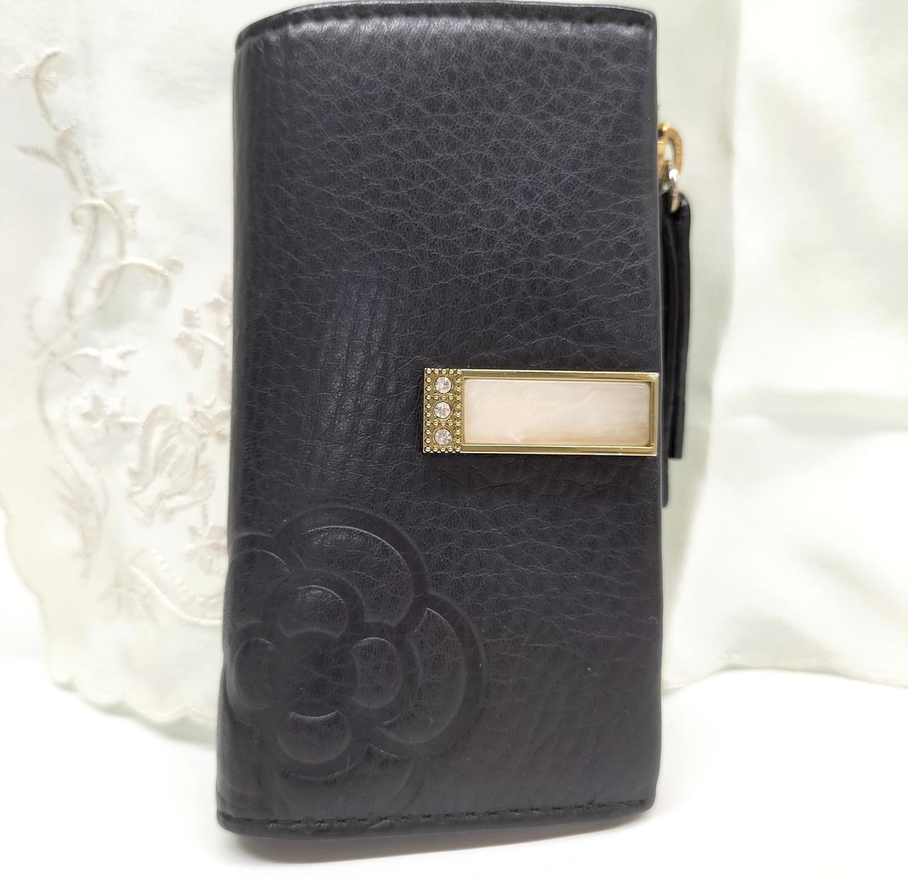 手に馴染む牛革製のキーケース