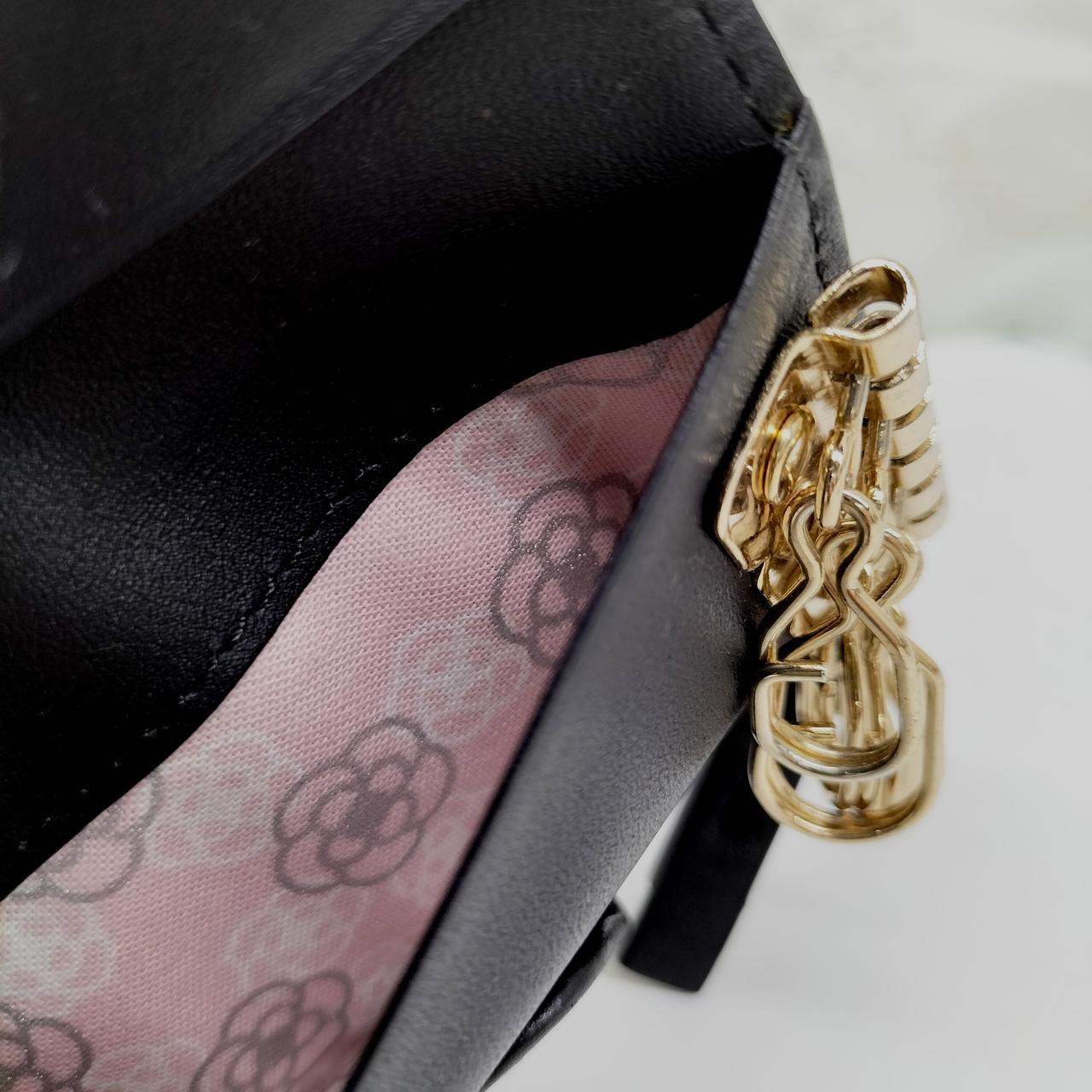 カメリア柄がエレガントです